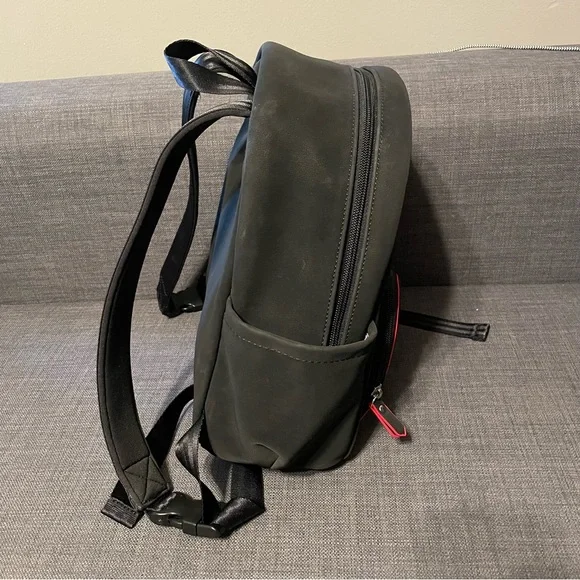 NWOT Petunia Pickle Bottom District Backpack in Disney's Signature Minnie Mouse - Picture 11 of 11